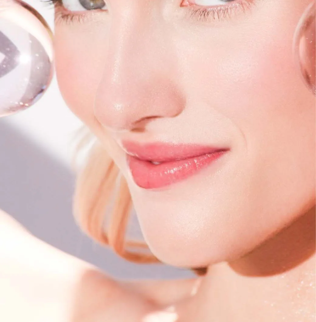 15 blonde glow face crop high
